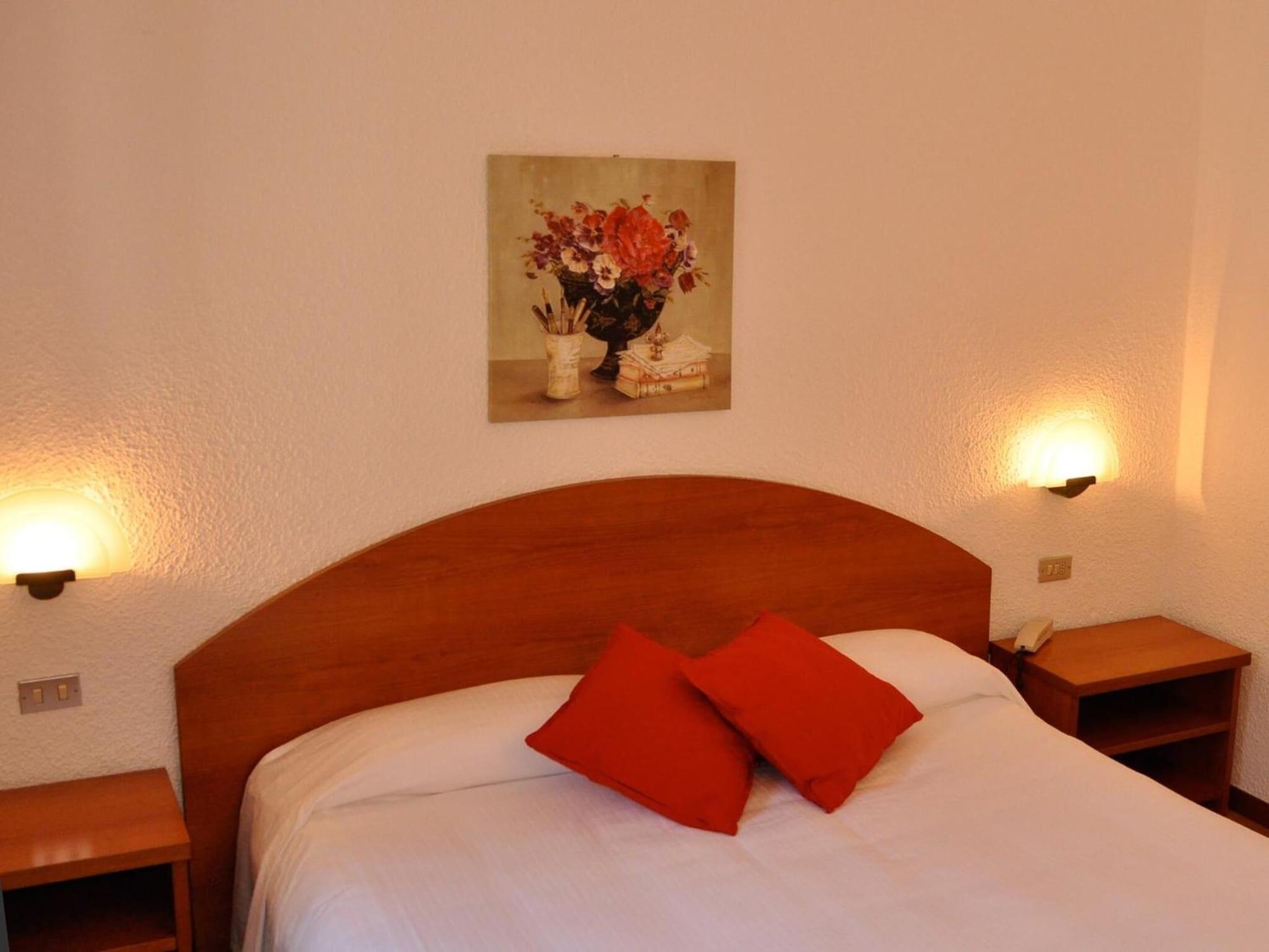 Golf Hotel Лайнате Екстериор снимка