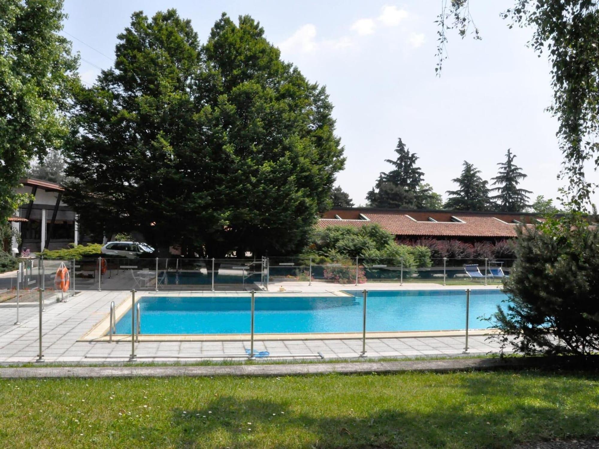 Golf Hotel Лайнате Екстериор снимка