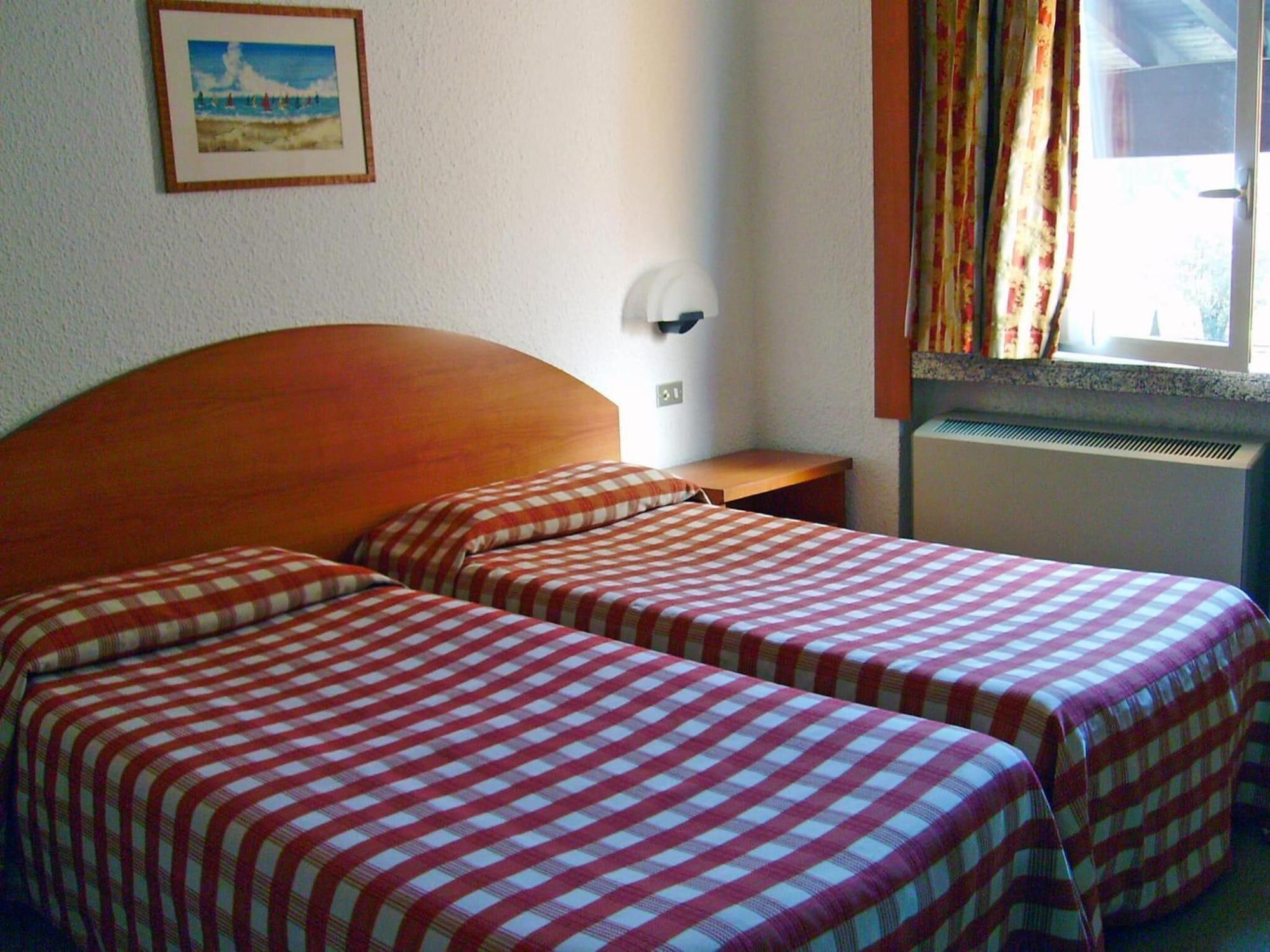 Golf Hotel Лайнате Екстериор снимка