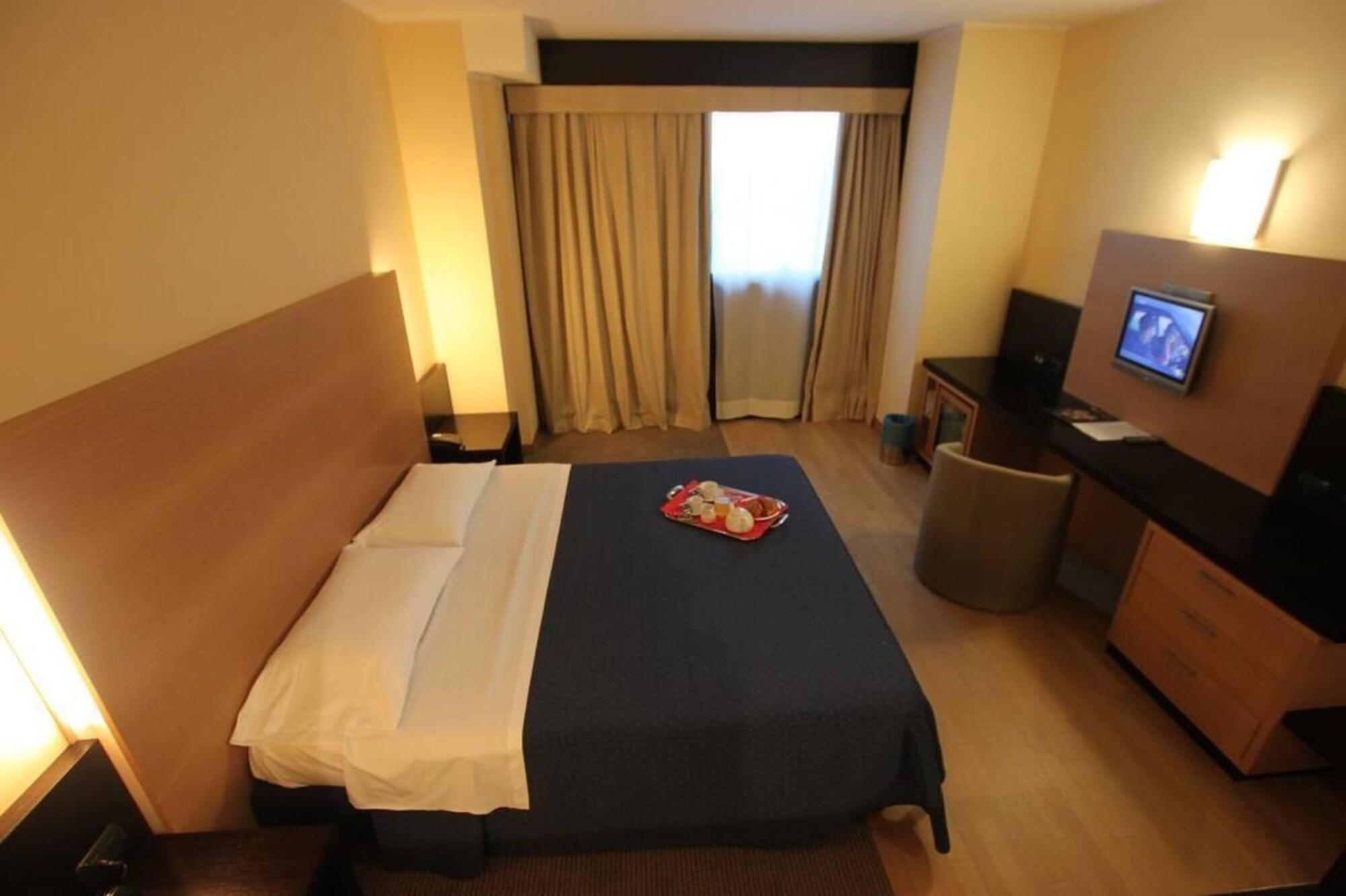 Golf Hotel Лайнате Екстериор снимка