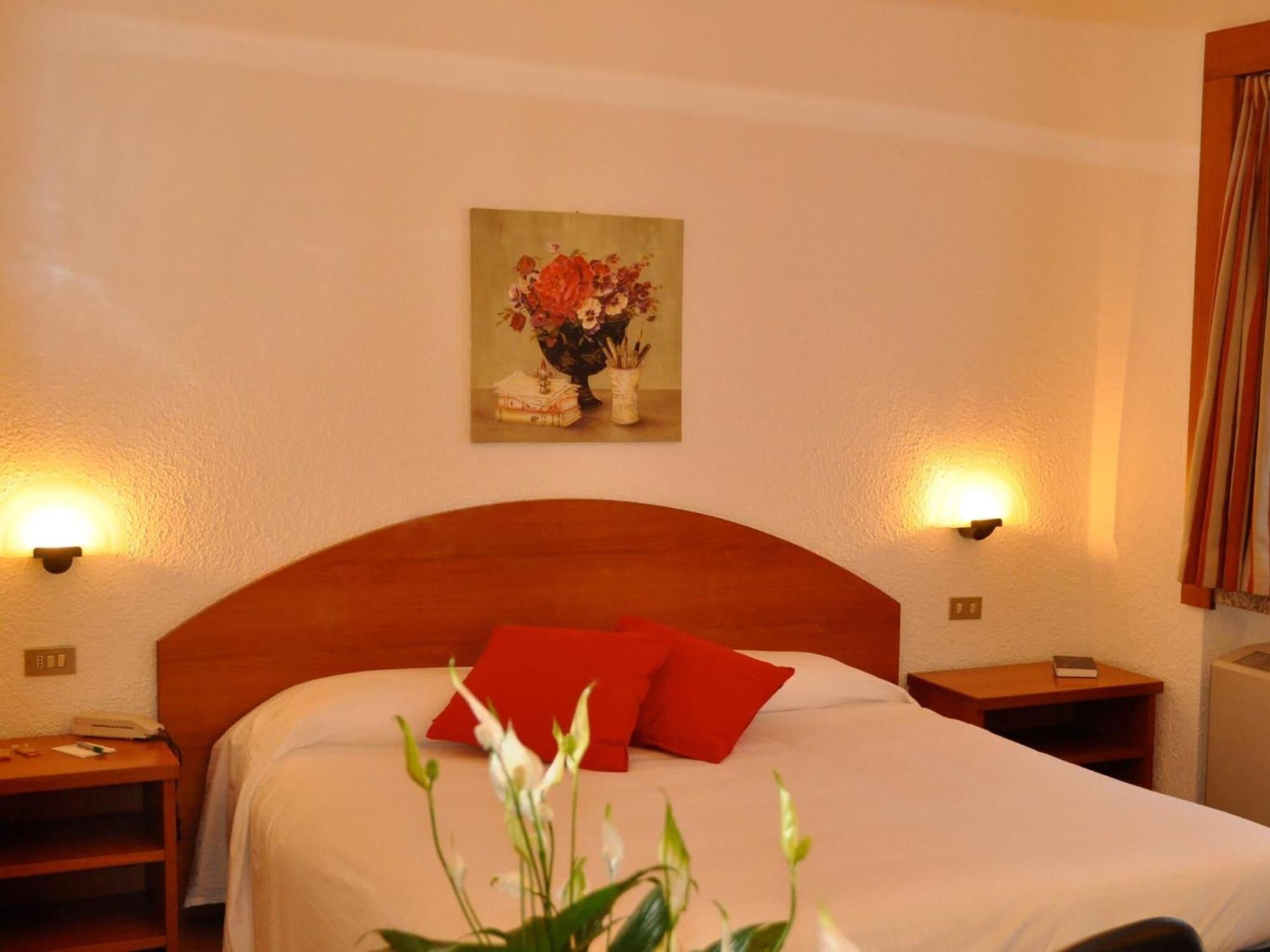 Golf Hotel Лайнате Екстериор снимка