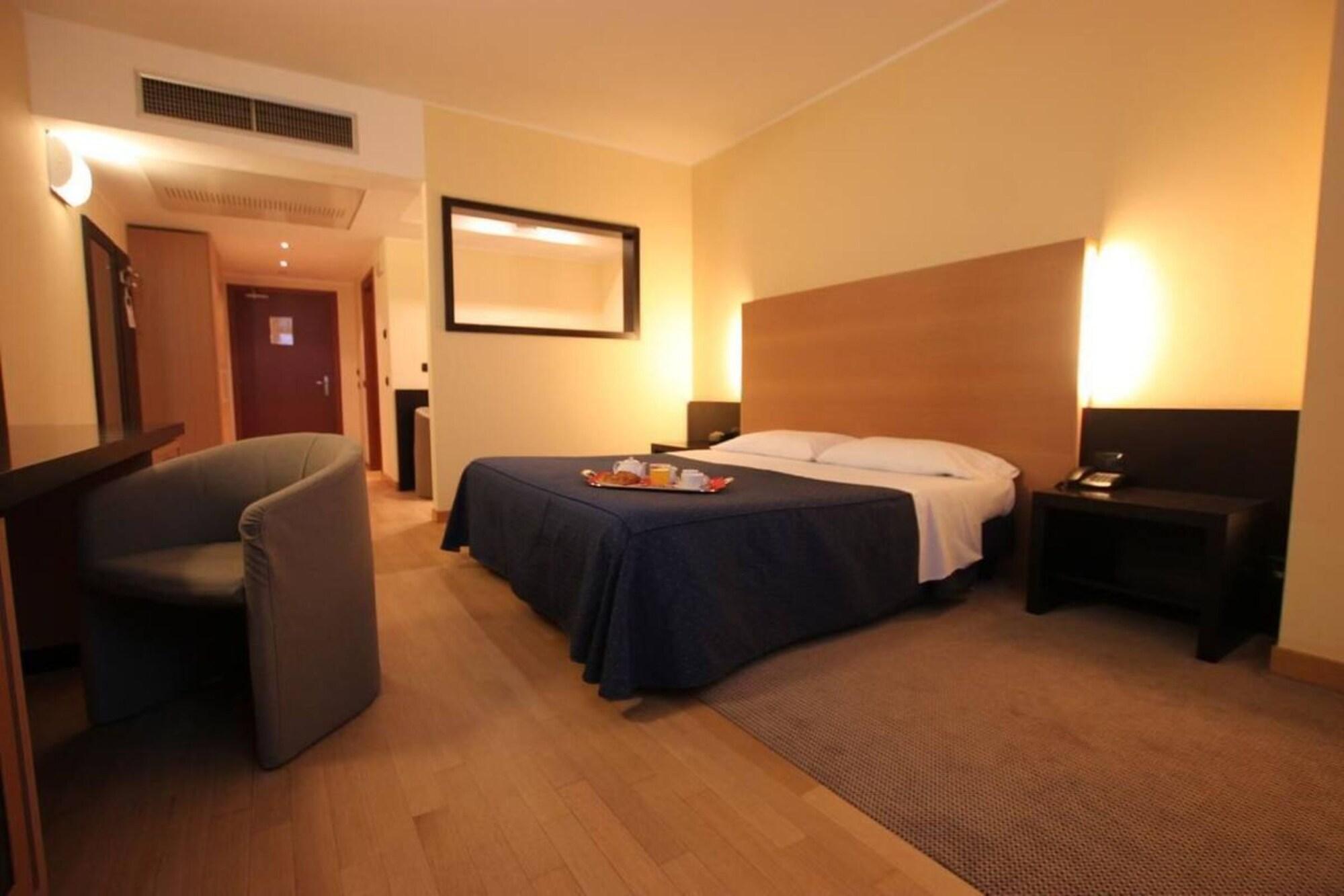 Golf Hotel Лайнате Екстериор снимка