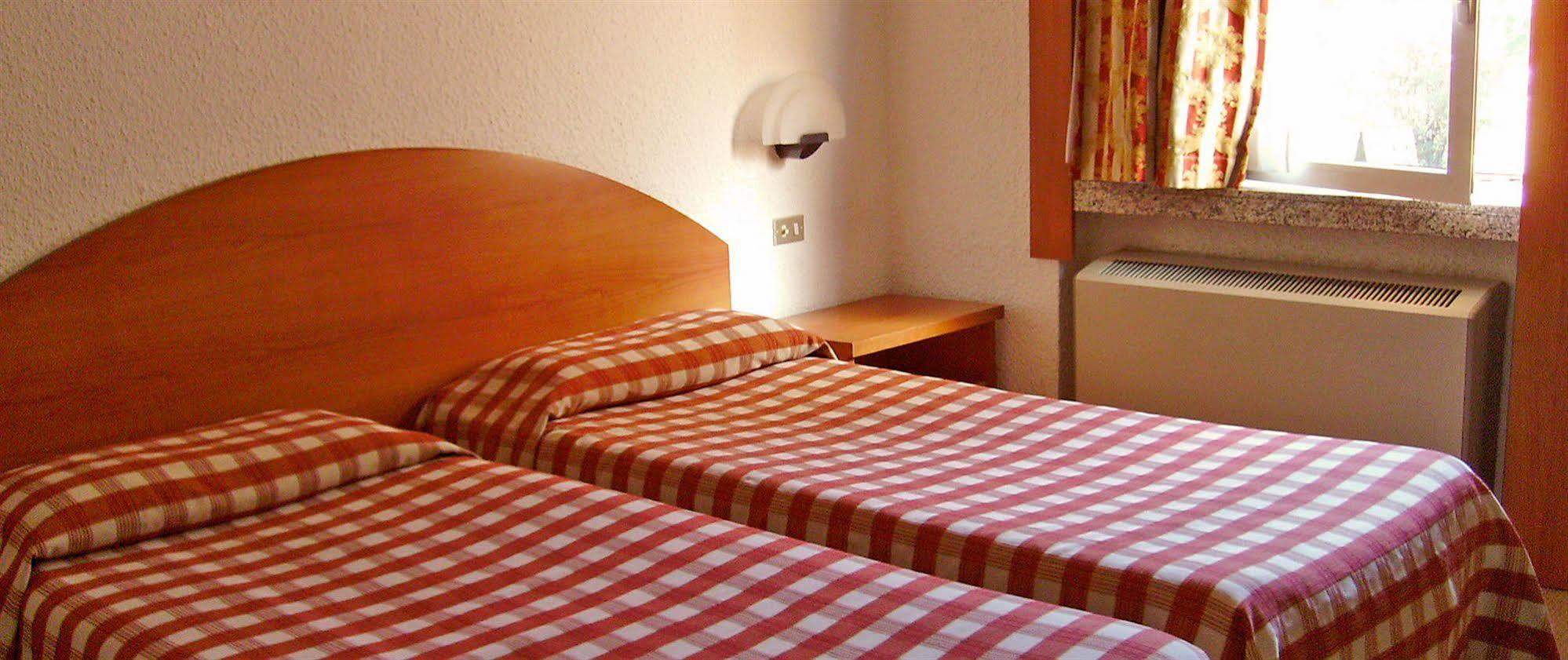 Golf Hotel Лайнате Екстериор снимка